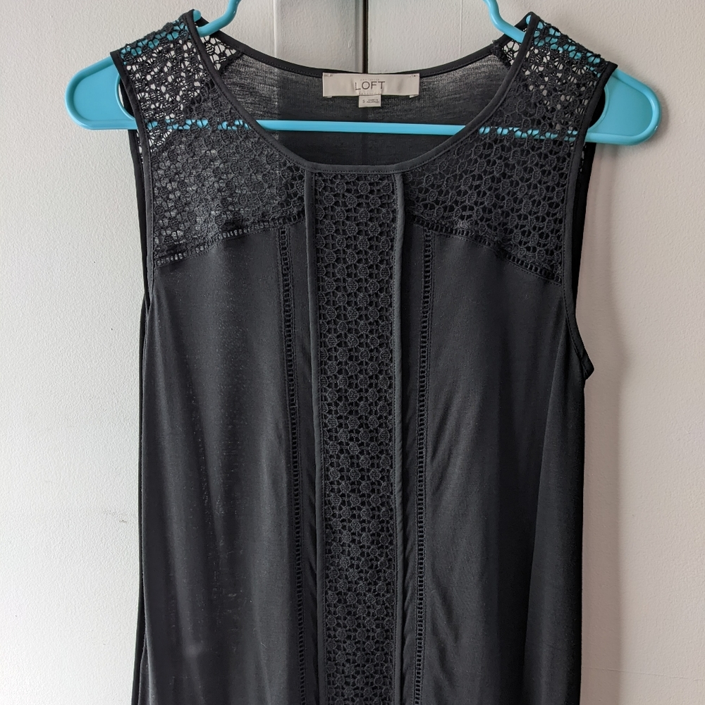 Loft sleeveless blouse